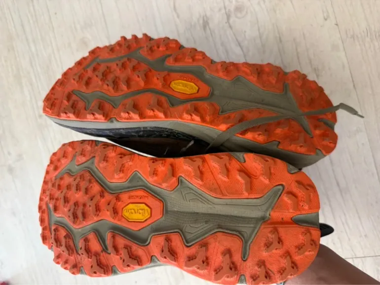 Used Hoka Speedgoat 6 bike — image 2 of 2