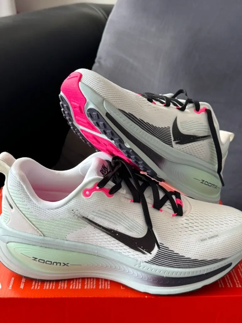 Used Nike Vomero 18 bike — image 2 of 12