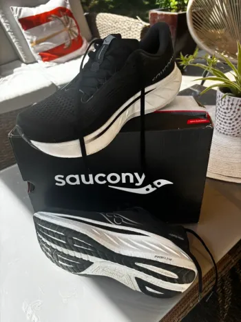 Used Saucony Running Shoes Running Shoes