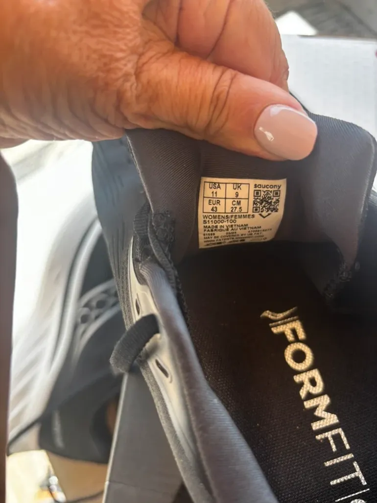 Used Saucony Running Shoes bike — image 5 of 5