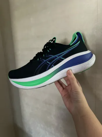 Gebrauchtes Asics Gel-Nimbus 28 Running Shoes