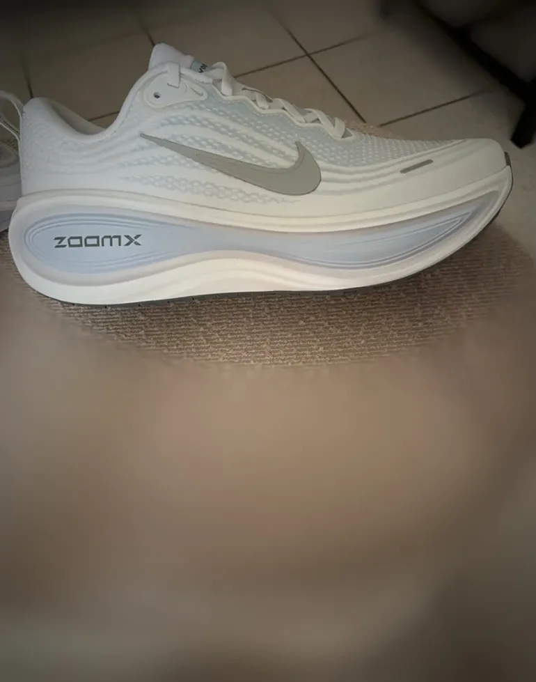 Used White Vomero Plus bike — image 4 of 15