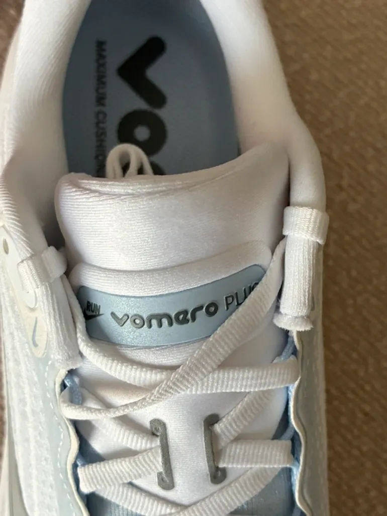 Used White Vomero Plus bike — image 12 of 15