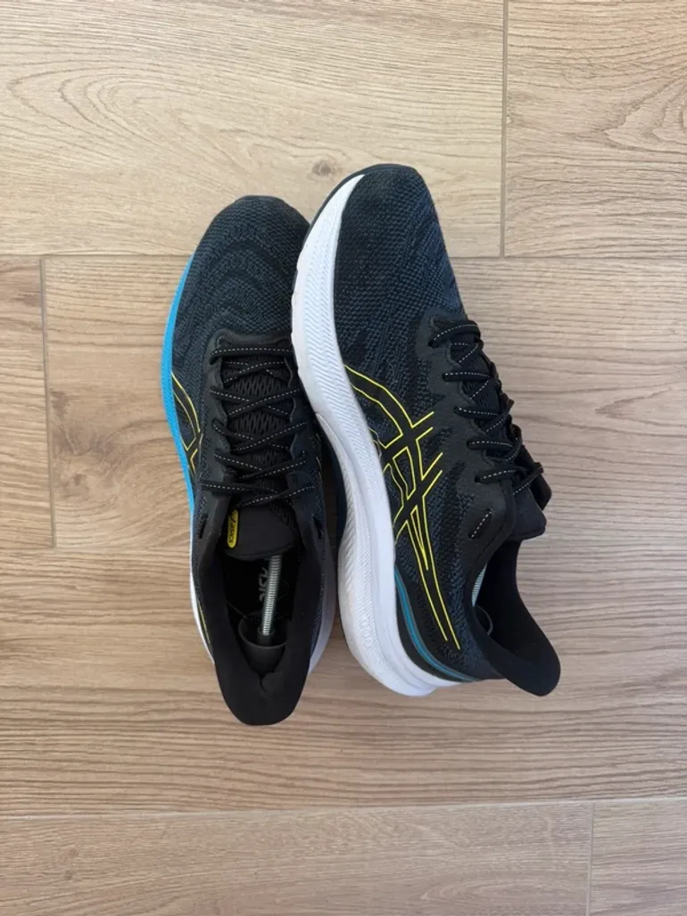 Used Asics Gel bike — image 4 of 6