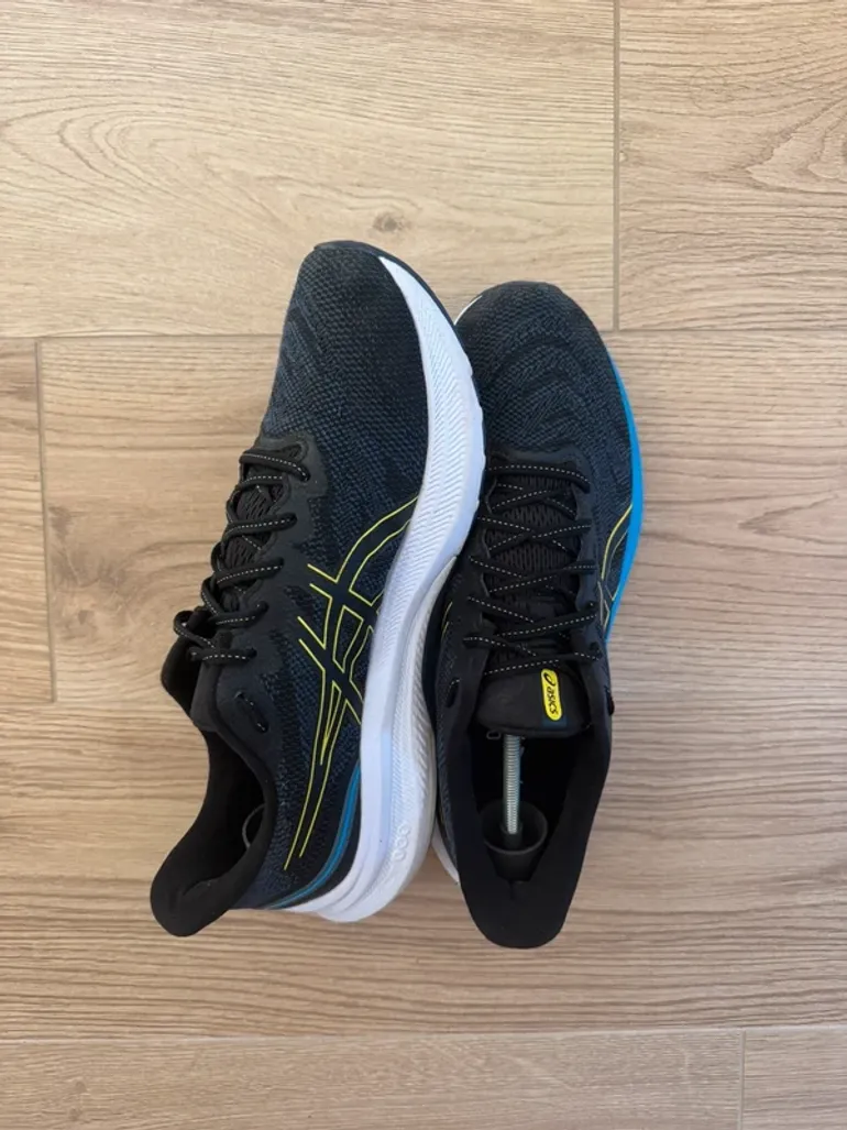 Used Asics Gel bike — image 3 of 6