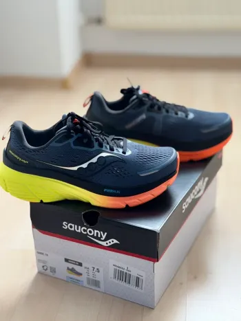 Used Saucony Guide 18 Running Shoes
