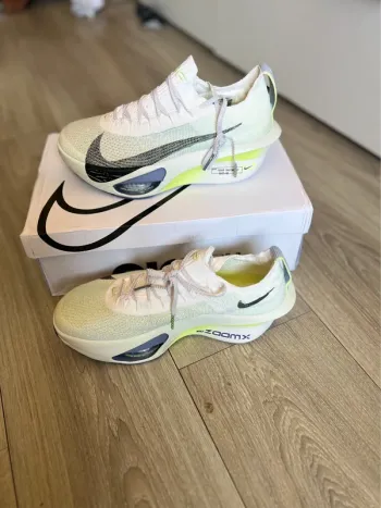 Nike Air Zoom Alphafly Next Running Shoes usato