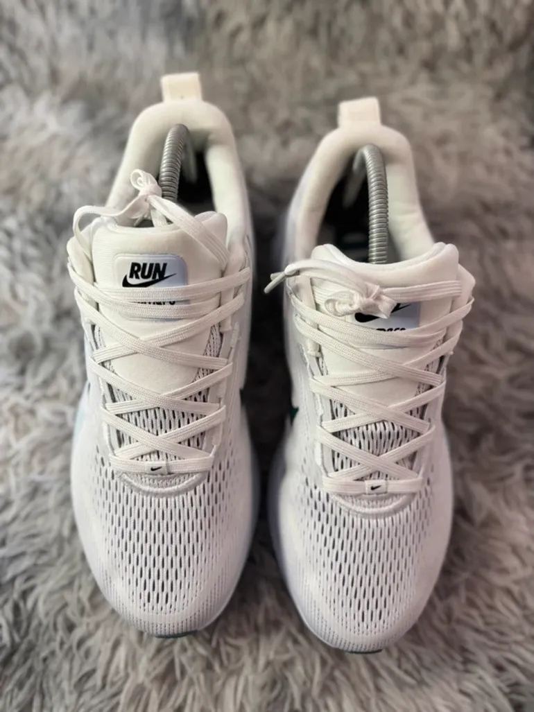 Used Nike Zoom Vomero 18 bike — image 2 of 6