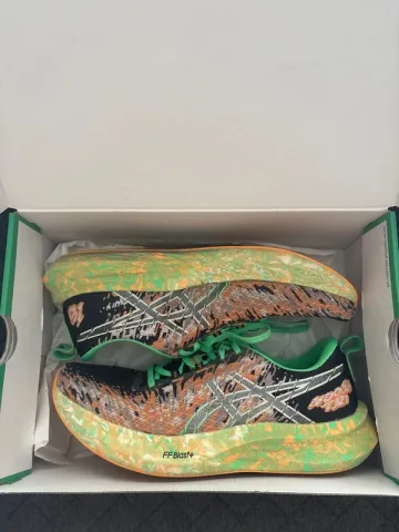 Used Asics Noosa Tri 16 Running Shoes
