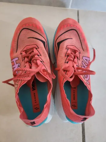Tweedehands Hoka Mach 2 bike — afbeelding 2 van 3