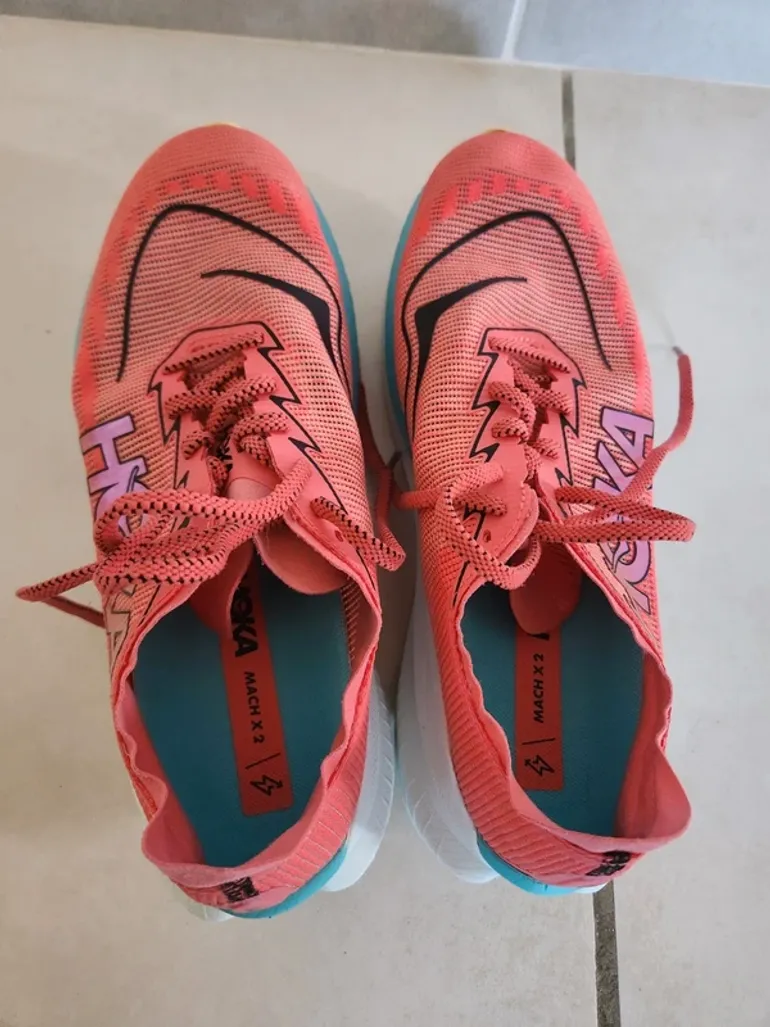 Tweedehands Hoka Mach 2 bike — afbeelding 2 van 3