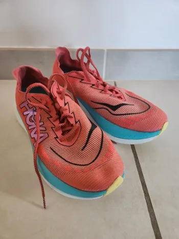 Hoka Mach 2 Running Shoes usato