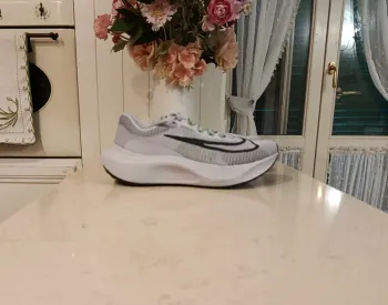 Nike Zoom Fly 5 Running Shoes usato