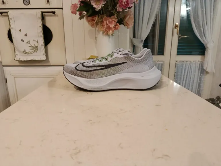 Used Nike Zoom Fly 5 bike — image 5 of 6