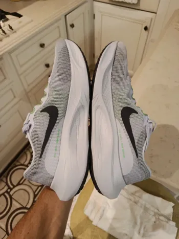 Used Nike Zoom Fly 5 bike — image 4 of 6