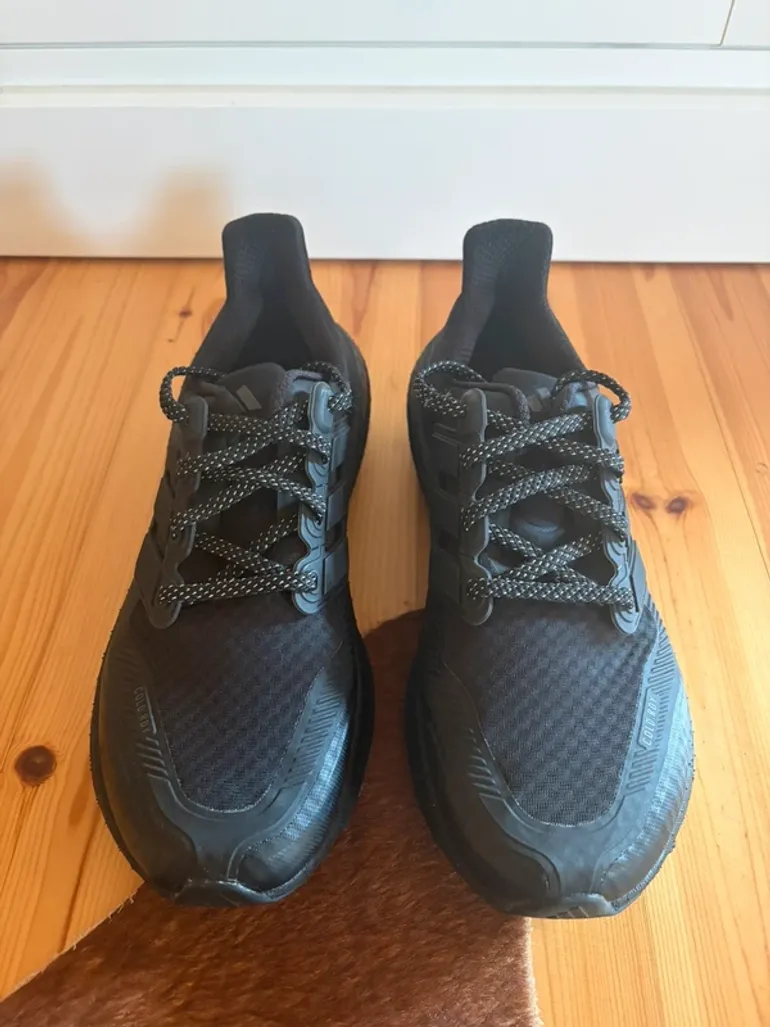 Brugt Adidas Ultra Boost Light Cold.Rdy 2.0 bike — billede 2 af 4