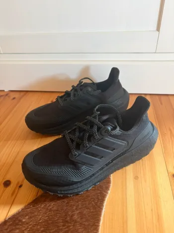 Brugt Adidas Ultra Boost Light Cold.Rdy 2.0 Running Shoes