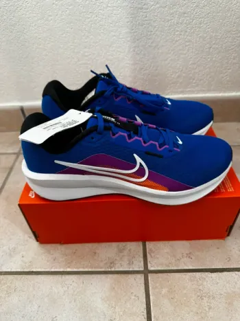 Used Nike Running Shoes bike — image 3 of 8
