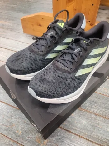 Supernova Stride M Running Shoes usato