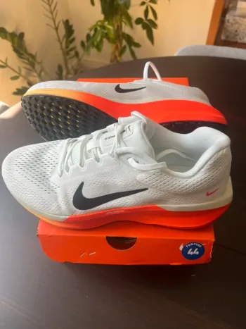 Nike Winflo 11 Running Shoes usato