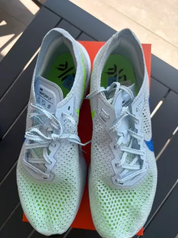 Nike ZoomX Vaporfly Next% 3 bike usato — immagine 4 di 7