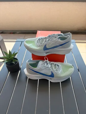 Nike ZoomX Vaporfly Next% 3 Running Shoes usato