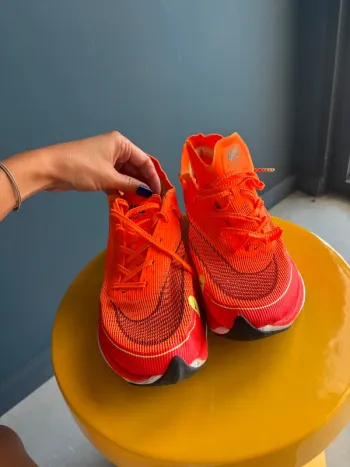 Used Nike ZoomX Vaporfly Next% 2 bike — image 4 of 7