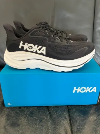 Hoka Clifton 10 Running Shoes usato