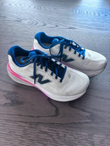 New Balance Fresh Foam X 860 v15 Running Shoes usato