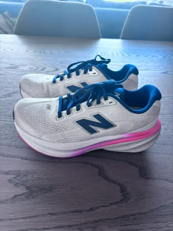 New Balance Fresh Foam X 860 v15 bike usato — immagine 3 di 6