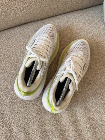 Used Saucony Guide 17 bike — image 10 of 14