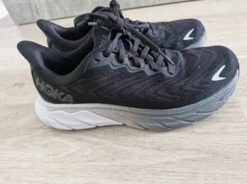 Hoka Arahi 6 Running Shoes usato