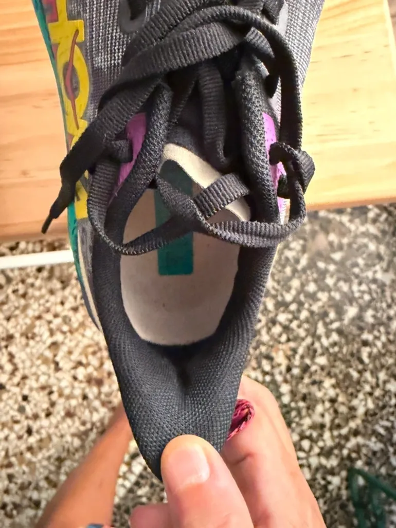 Used Hoka Speedgoat 6 bike — image 3 of 4