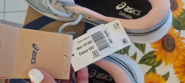 Used Asics Running Shoes bike — image 4 of 5