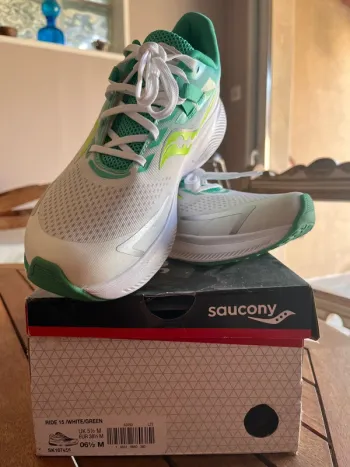 Saucony Ride 15 Running Shoes usato