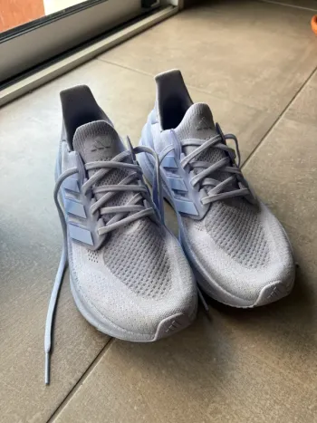 Used Adidas Ultra Boost 5 W bike — image 5 of 14