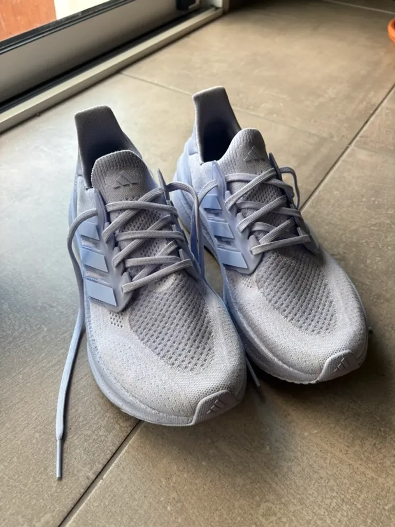 Used Adidas Ultra Boost 5 W bike — image 5 of 14