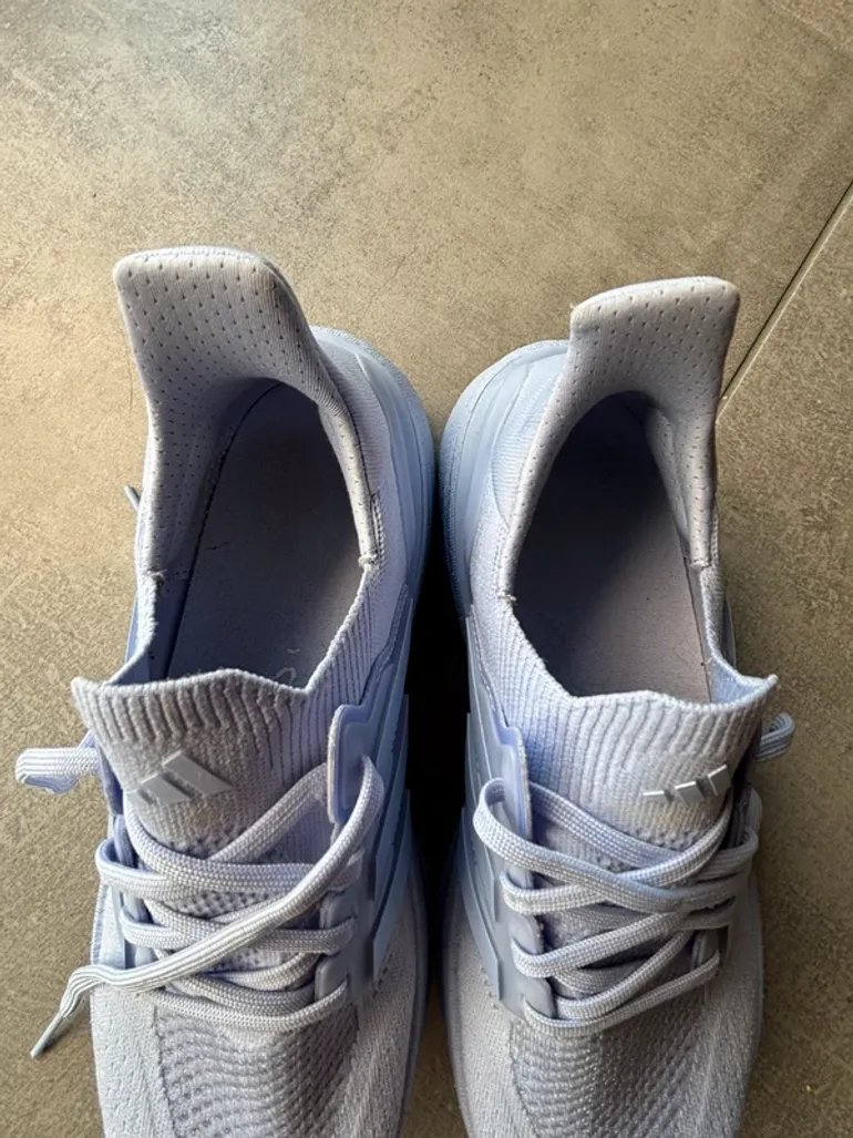 Used Adidas Ultra Boost 5 W bike — image 11 of 14