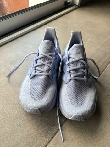 Used Adidas Ultra Boost 5 W bike — image 2 of 14