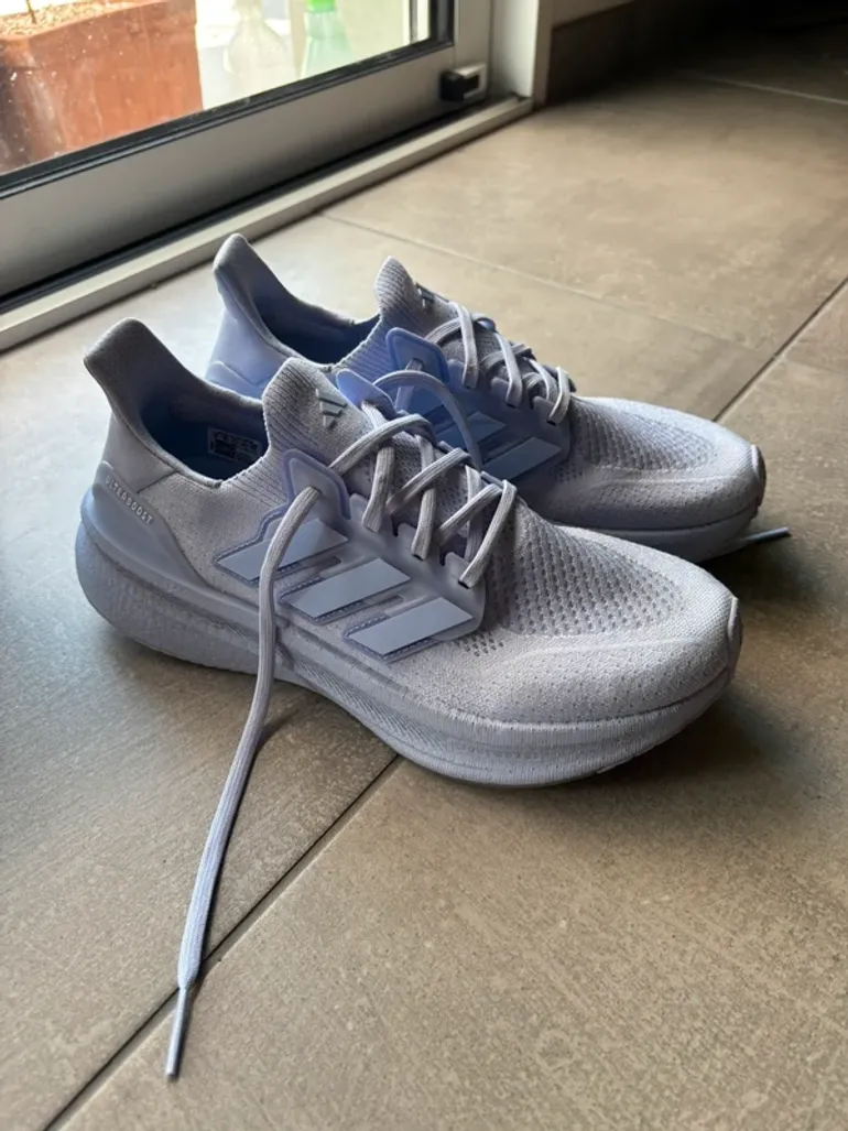 Used Adidas Ultra Boost 5 W bike — image 4 of 14