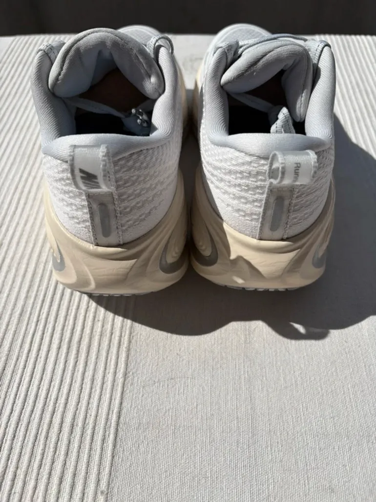 Used Nike Vomero Plus bike — image 4 of 8
