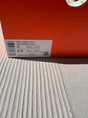 Used Nike Vomero Plus bike — image 8 of 8