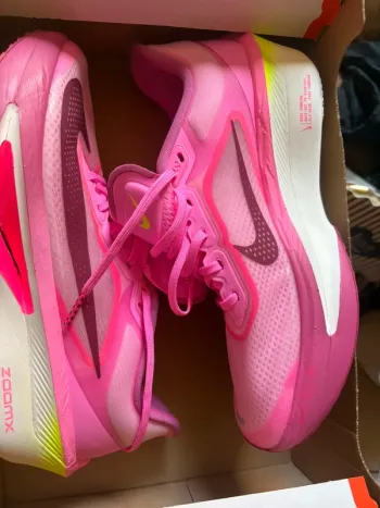 Used Nike Zoom Fly 6 Running Shoes