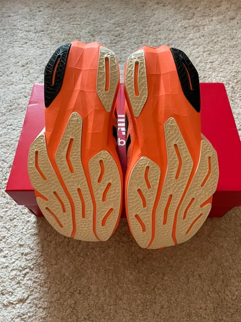 Tweedehands New Balance FuelCell Rebel 4 bike — afbeelding 5 van 7