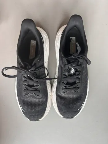 Hoka Arahi 7 bike d'occasion — image 2 sur 4