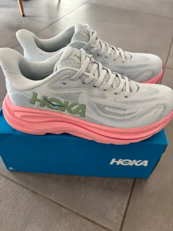 Used Hoka Clifton 10 bike — image 4 of 11