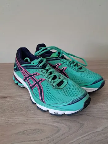 Used Asics Schuhe Running Shoes