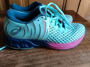 Asics Running Shoes bike d'occasion — image 4 sur 6