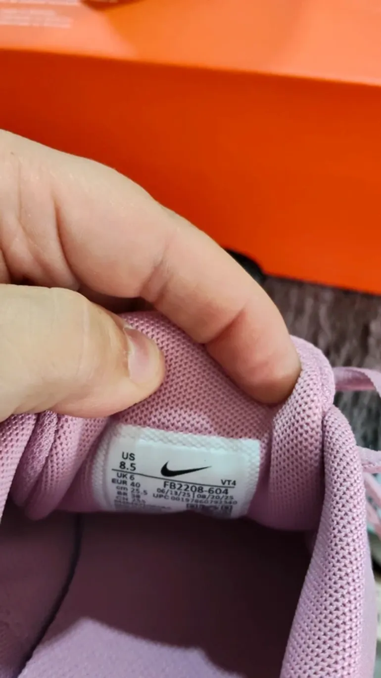 Nike Revolution 7 bike usato — immagine 3 di 6