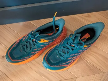 Hoka Speedgoat 5 bike d'occasion — image 2 sur 7